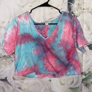HYFVE Crop Tie Dye, Pink and Blue Size large​​​​​​​​​​​​​​​​​​​​​​